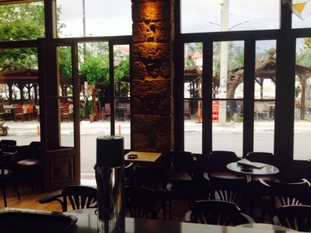 Cafe Mpournelis Hora - Messinias, Grecia (2014) [4]