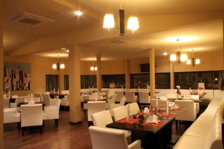Cosmopolitan Downtown Cafe Lounge Restaurant - Bd Dacia, Bucuresti (2010) [12]