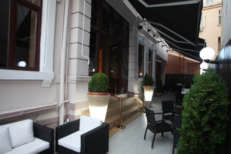 PORTOFOLIU - Cosmopolitan Downtown Cafe Lounge Restaurant - Bd Dacia, Bucuresti (2010)