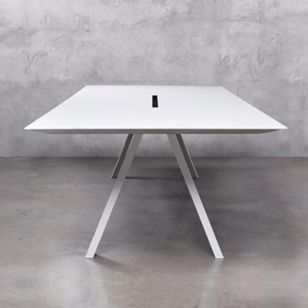 Masa fixa cadru aluminiu extrudat cu blat HPL compact cu management al cablurilor ARKI_TABLE [1]