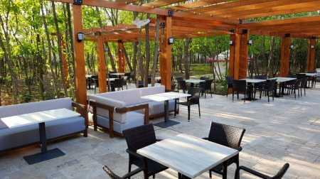 Meadows Restaurant & Events - Sos Bucuresti - Ploiesti DN1, Bucuresti (2017)