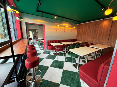 Amenajare restaurant in stil american diner Route 31 - Bucuresti, Romania [7]