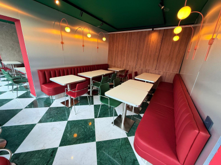 Amenajare restaurant in stil american diner Route 31 - Bucuresti, Romania [6]