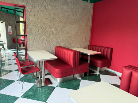 Amenajare restaurant in stil american diner Route 31 - Bucuresti, Romania [8]