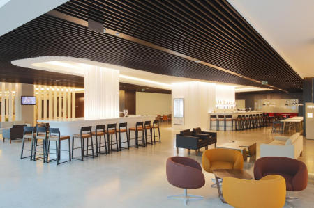 Scaune moderne inalte de bar cadru lemn sezut tapitat LINEA SG1001 [5]