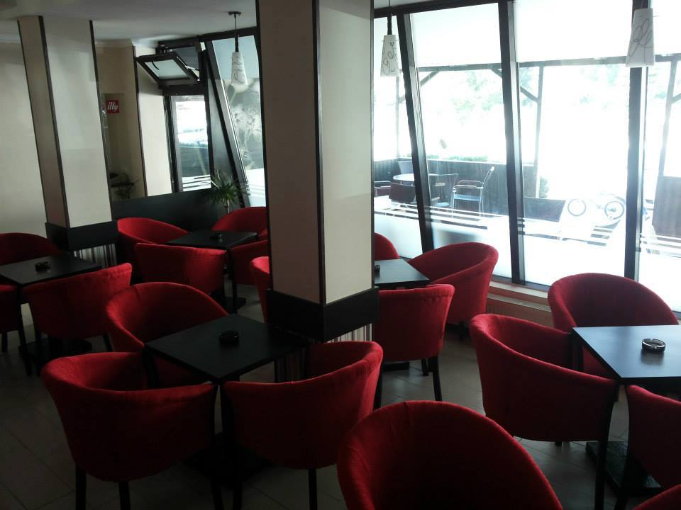 Banquet Legitimate Logical Rouge Cafe - Campina, PH (2014)