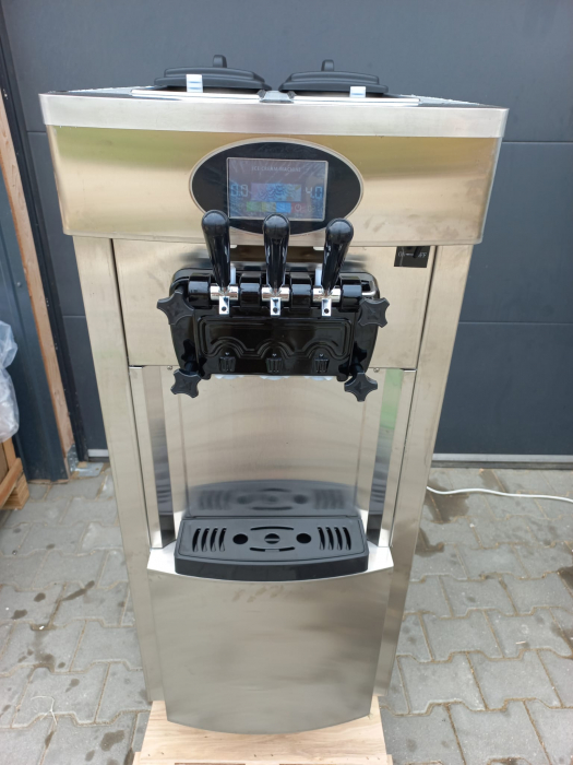 Mașină de înghețată stradala profesională 20-28 L/H [9]