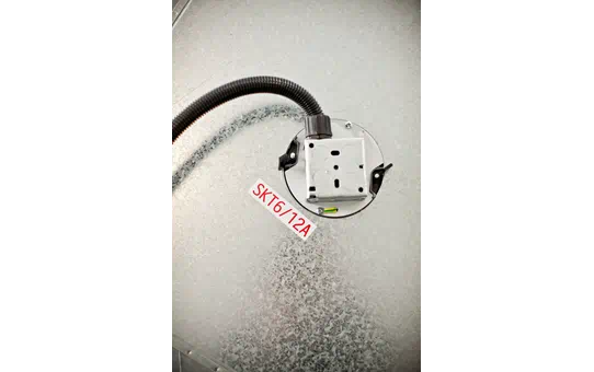 TZE242 18mm RED ON WHITE [4]