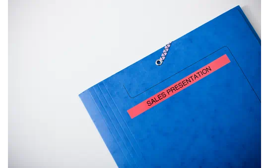 TZE431 12mm BLACK ON RED [4]