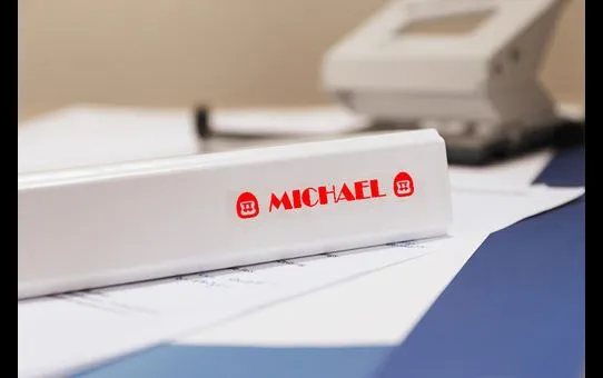 TZE132 12mm RED ON CLEAR [3]