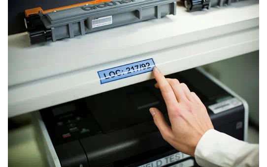 TZE551 24mm BLACK ON BLUE [3]