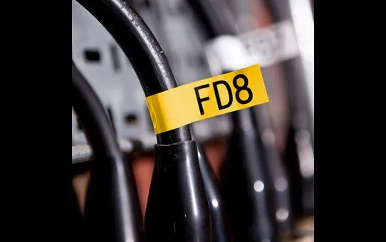 TZEFX651 24mm BLACK  ON YELLOW FLEXIBLE ID [3]