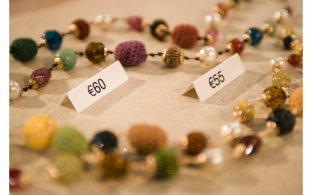 TZEN221 9mm BLACK  ON WHITE  NON LAMINATED [3]