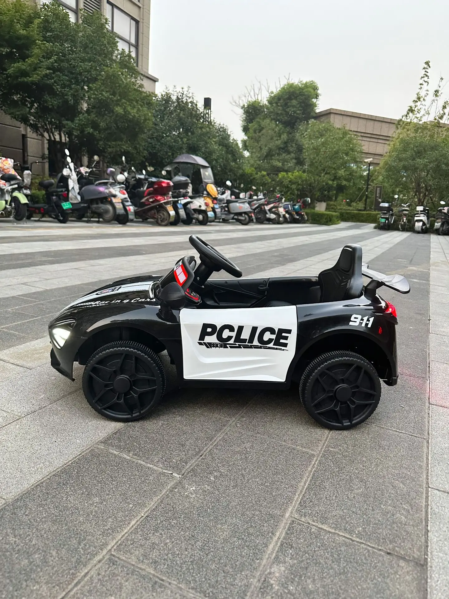 Masina electrica de politie pentru copii intre 2-5 ani, 6V, 3 viteze, 86x 56x 39 cm, telecomanda, engross [6]