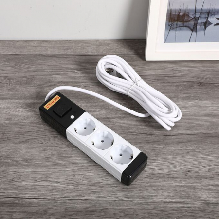 Prelungitor CX-U203, 3 Prize cu Întrerupător, Alb – Compact, Sigur și Durabil engross [1]