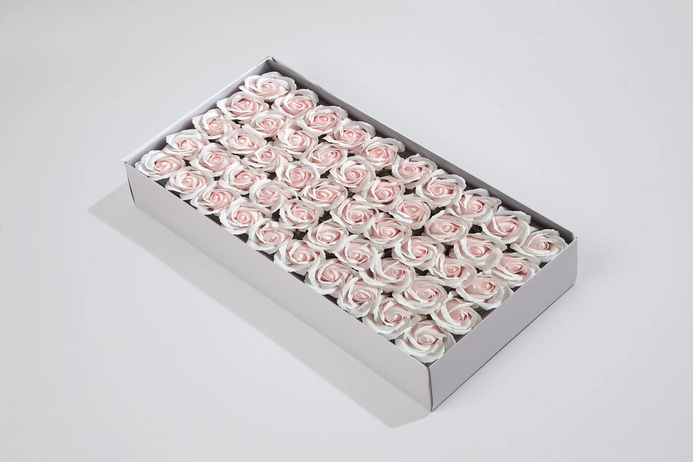 Set 50 Trandafiri din Săpun Parfumat – Mix de Culori, Aspect Real, Cadou Elegant și Aranjamente Decorative engross [2]