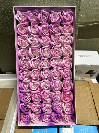 Flori de sapun parfumate - Set 50 Trandafiri din Săpun Parfumați, 8 culori in două nuanțe, dimensiune trandafir 5x5 cm, Ideal pentru Valentine’s Day, Crăciun și Cadouri deosebite engross