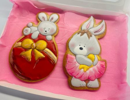 Colectia de Paste - Set Exclusiv de Biscuiți Iepurași - Pictați Manual si Decorati cu Royal Icing