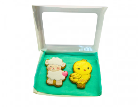 Colectia de Paste - Set Dulce de Paște: Biscuiți Oiță Pufoasă și Puișor Galben