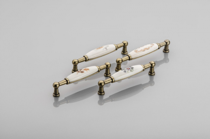 Maner 728, 96mm, finisaj Antichizat + Portelan ornament Auriu. [3]