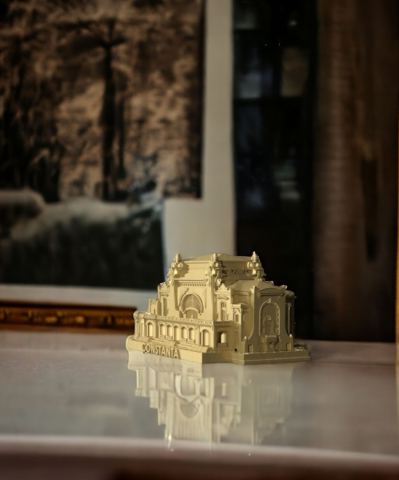 Cazino Constanta, bronz auriu, înălțime 50mm [1]