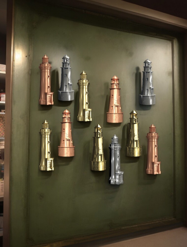 Magnet decorativ 3d reconstituit Farul Vechi din Sulina. Culoare cupru, bronz auriu sau silver. [3]