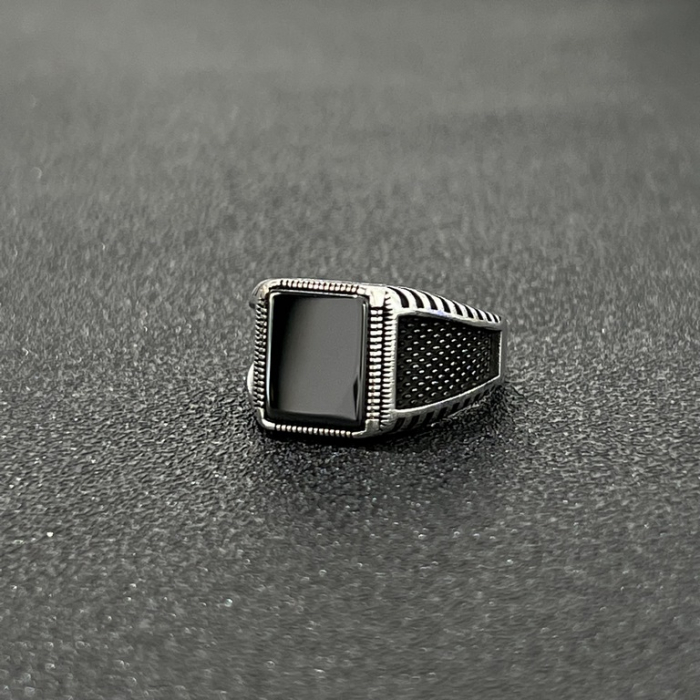 Inel Argint Brooks Black Stone [2]