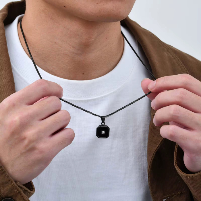 Lant Brooks Exquisite Black Diamond Pendant [4]