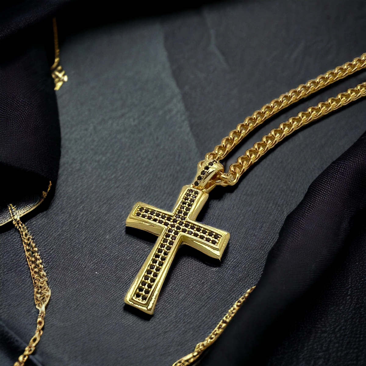Lant Brooks Gold Diamonds Cross [2]