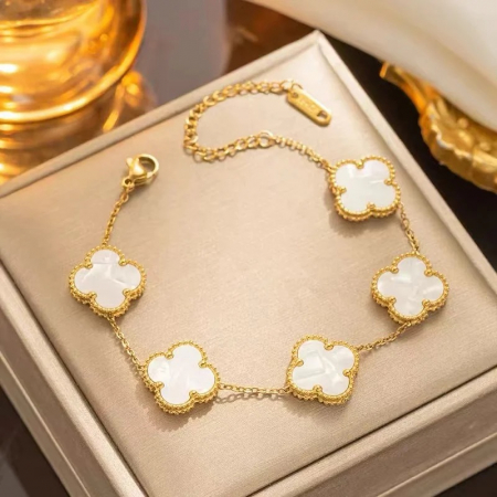 Bratara Brooks White Flower [1]