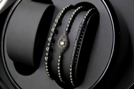 Brooks All Black Eye Woman Set [2]