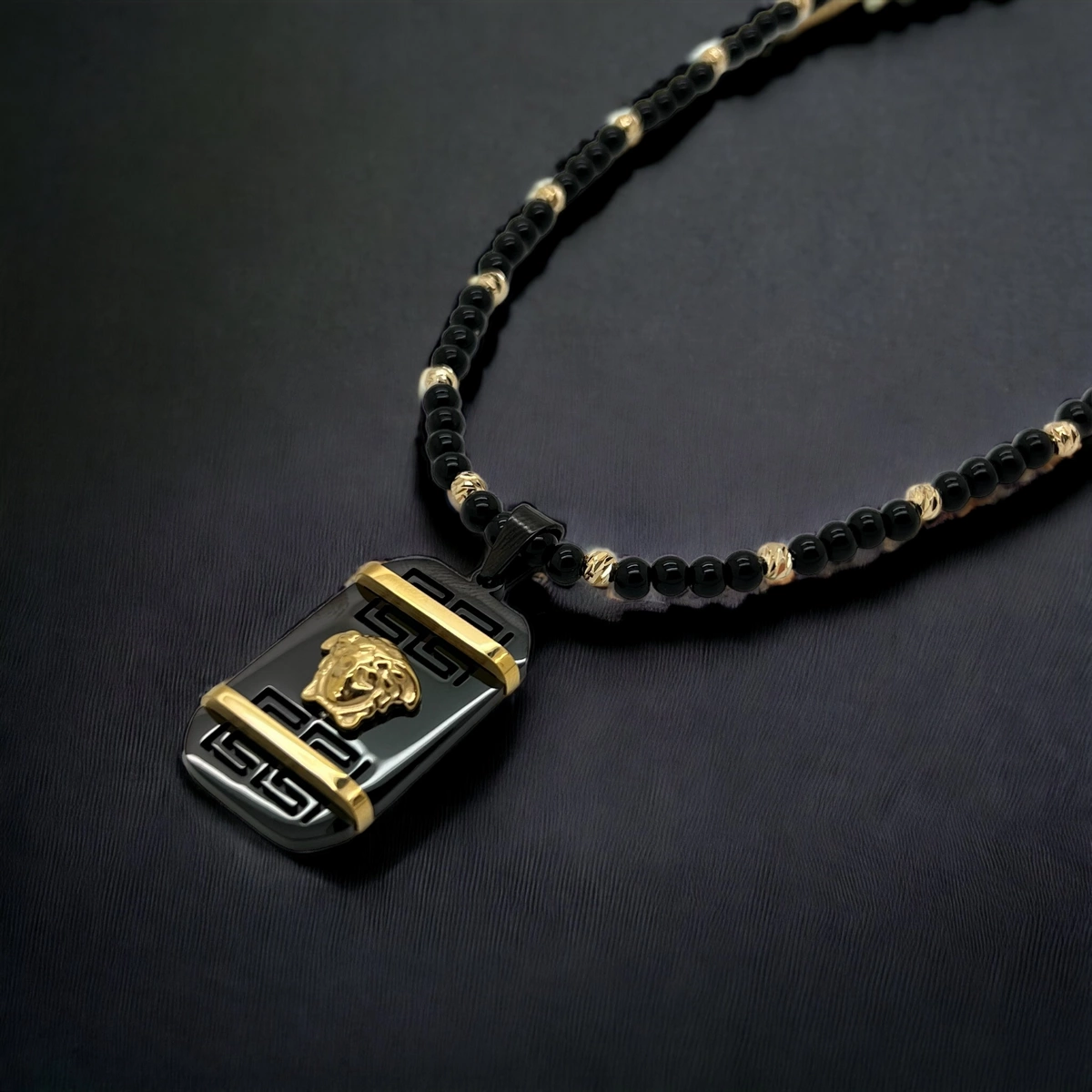 LANTURI CU PANDANTIV - Lant Brooks GoldBlack Medusa