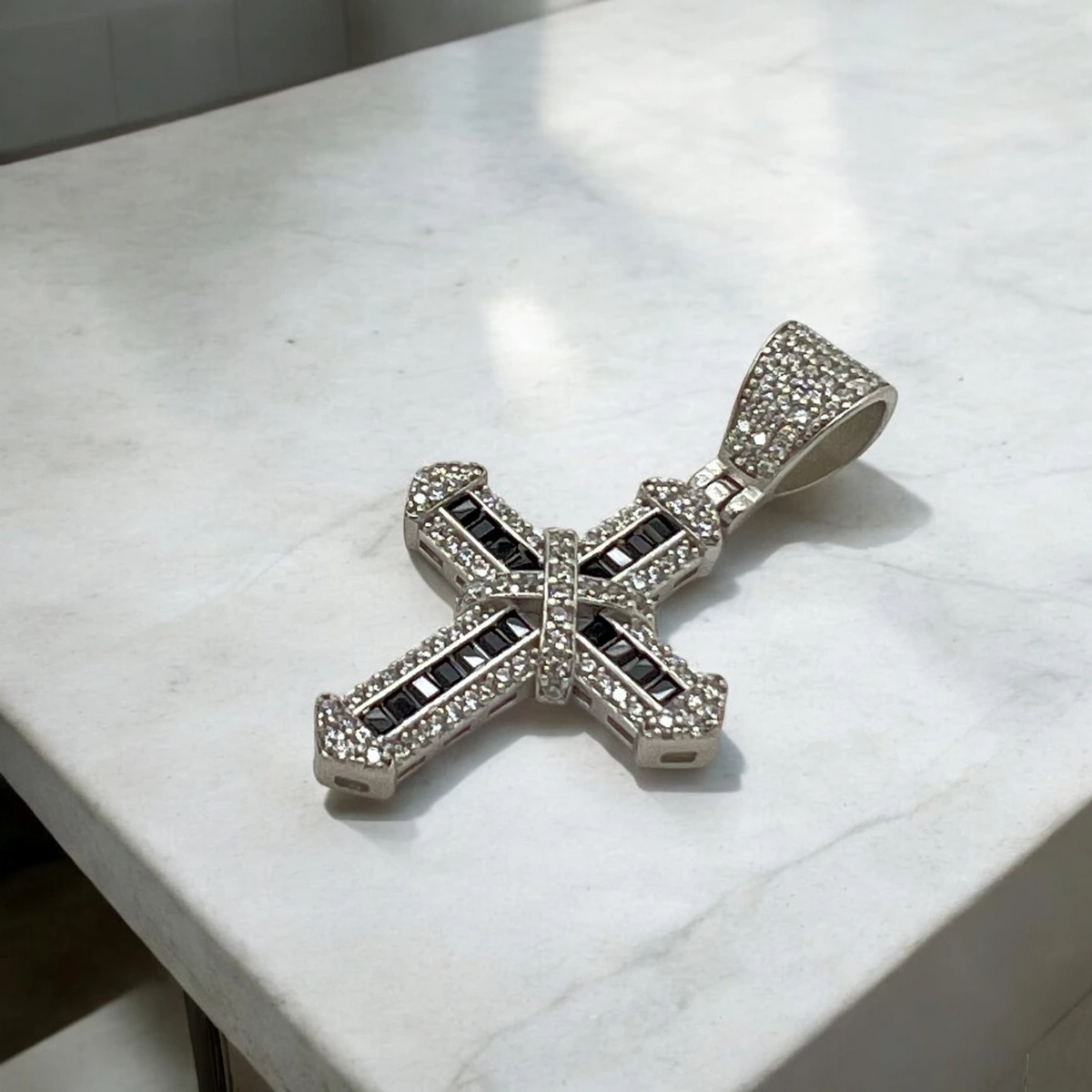 Pandantiv Argint 925 Cruce Cristale [1]