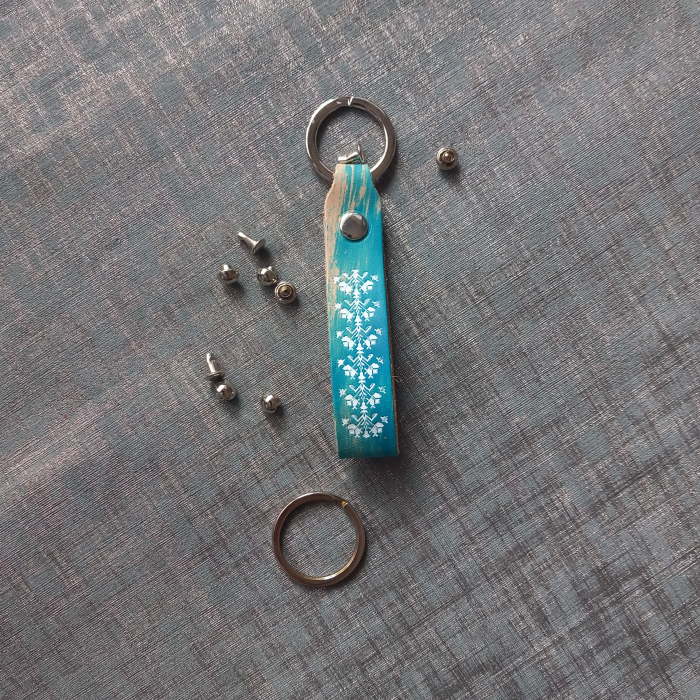 Breloc din piele naturală inspirat din tradițiile Maramureșului – Fcris [1]