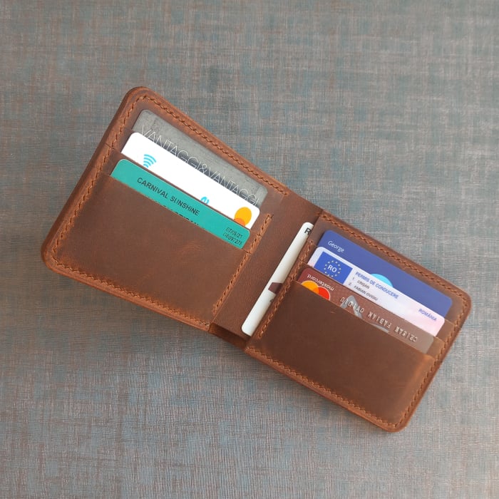 Portofel clasic lucrat si cusut manual din piele naturala [4]