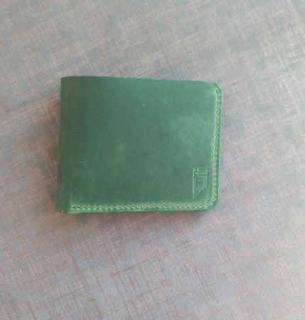 Portofele barbati - Portofel clasic lucrat si cusut manual din piele naturala