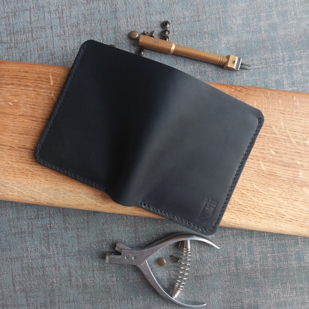 Promotie: -20% la 2 Produse - Portofel handmade , cusut manual  , vertical din piele naturala