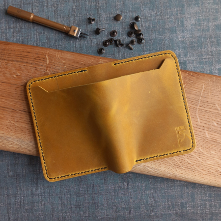 Portofel lucrat manual si cusut manual, din piele naturala,   cu buzunar exterior pentru bani, 12x9.5x1cm [7]