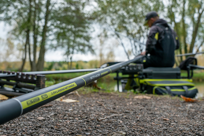 Coada Minciog Matrix Ethos XR Power Landing Net Handle [10]