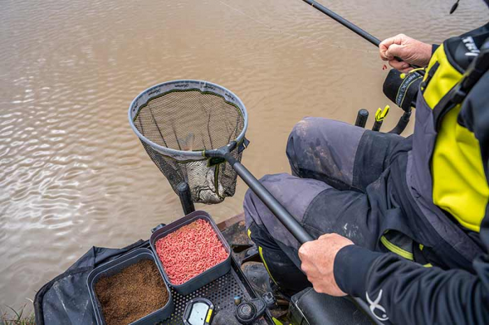 Maner Minciog Matrix Aquos Power Landing Net Handle 2 Tronsoane 3m [9]
