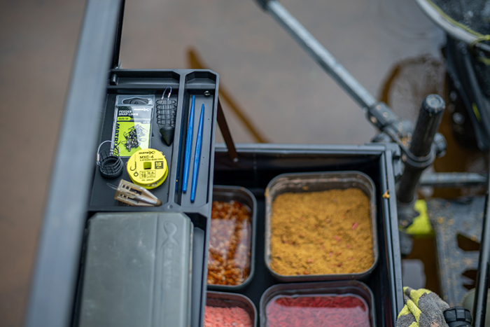Tava Laterala Matrix Pro Feeder Tray [7]