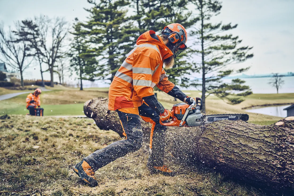 MOTOFERASTRAU PROFESIONAL HUSQVARNA 562 XP MARK II [1]