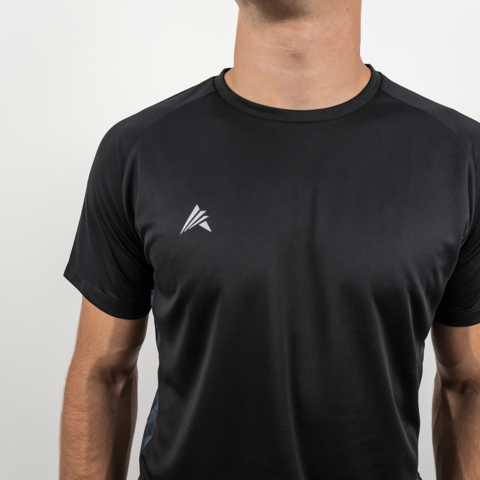 Men Black Camo T-shirt FITSKIN Future [2]