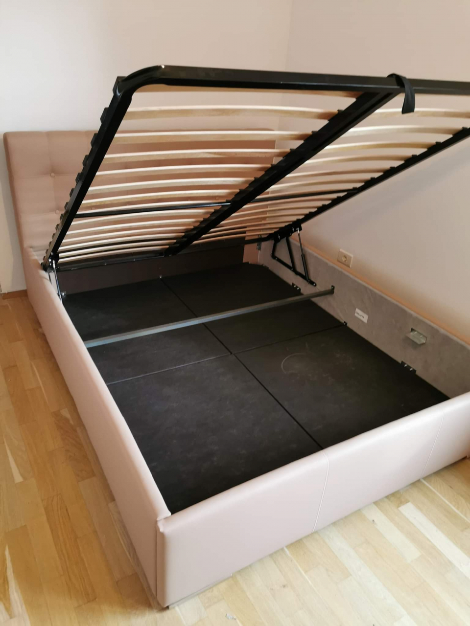 Servicii de asamblare, montaj si instalare mobilier tip pat la adresa clientului in Bucuresti si Ilfov [4]