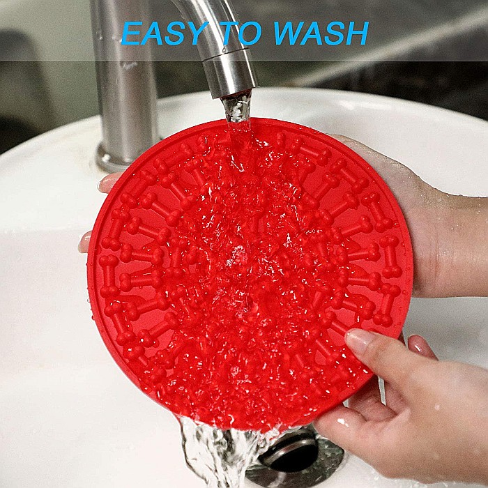 Covoras Hranire Licky Mat, FizioTab® pentru Caini si Pisici, Impotriva Anxietatatii si Plictiselii, 15x15X1 cm, Rosu, Cadou Spatula si 2 Pungi Igienice [6]