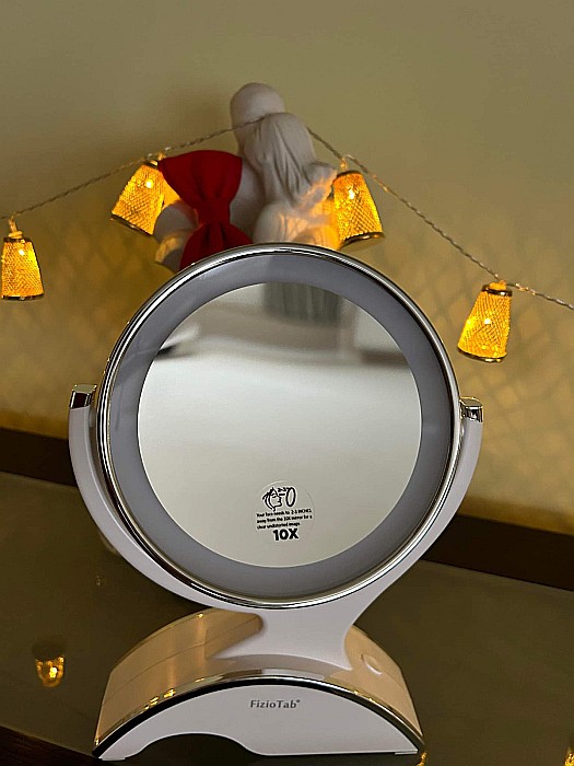 Oglinda Cosmetica FizioTab®, Iluminata Led, Dimabila, 2 Fete, Marire 10X, Baterii si Cablu USB Incluse, Alb [13]