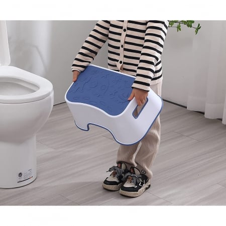Scaunel Inaltator FizioTab® Space cu Suprafata Antialunecare si Manere, tip Taburet, Utilizare la Chiuveta, Baie sau in Bucatarie, Albastru Cosmic [5]