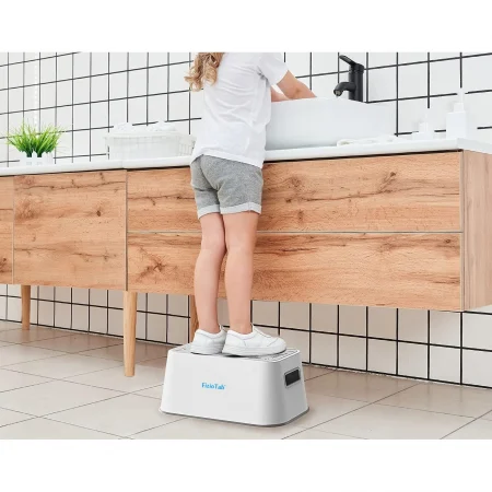 Scaunel Inaltator FizioTab® Space cu Suprafata Antialunecare si Manere, tip Taburet, Utilizare la Chiuveta, Baie sau in Bucatarie, Gri [7]