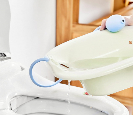 Vas FizioTab® Sitz Bath, pentru Bai de Sezut, tip Lighean pentru Wc, cu Irigator Reglabil, Asigura Igiena Locala si Ameliorarea Simptomelor Provocate de Hemoroizi, Carlig si Saculet Depozitare Incluse [9]