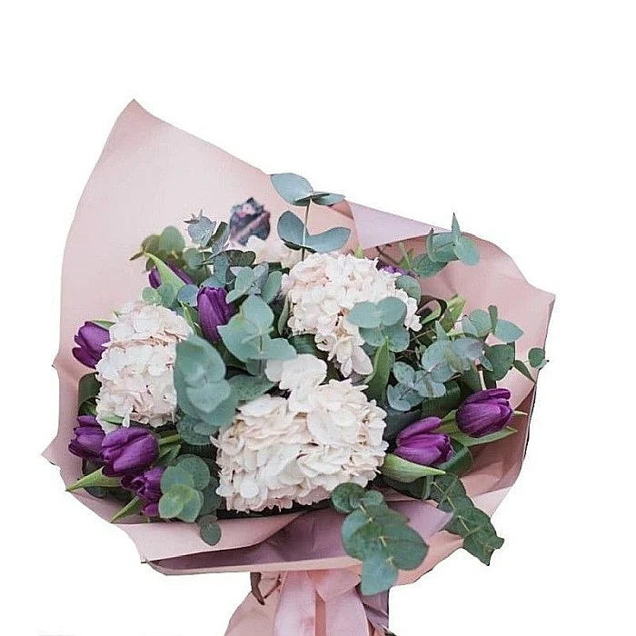 buchet de flori deosebit lalele hortensie